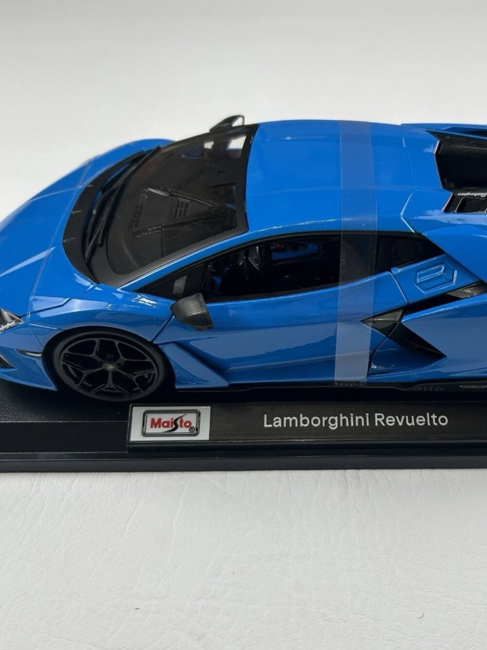 Lamborghini Revuelto BOLD BLUE SUPERCAR 1:18 1/18 Maisto SP EDITION Diecast NEW!